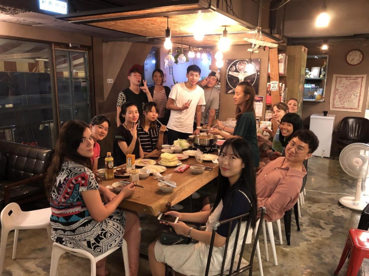 Ximen Wow Hostel Taipei Luaran gambar
